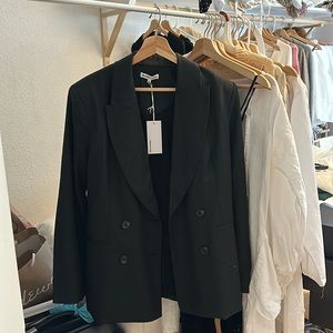 New with tags, oversized black Reformation double breasted blazer (size Large)
